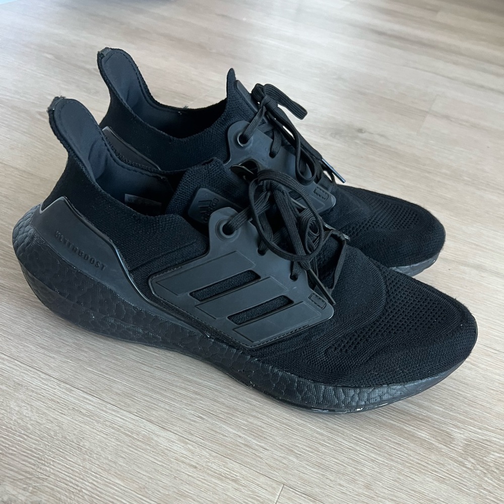 Adidas Ultraboosts.